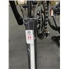 Image 3 : Diamond Back Century 1 Mountain Bike