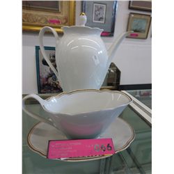 Kahla China teapot & gravy boat