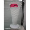 Image 1 : Hobnail Milk Glass vase