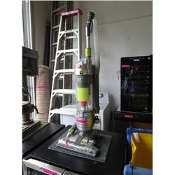 Hoover bagless upright vacuum