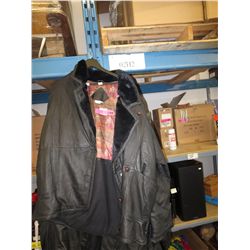 Black men's leather coat - size L