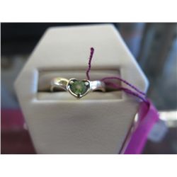 10 kt Yellow Gold ring with green stone