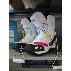 Pair of size 12 snow boots with liners