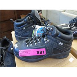 Pair of Workload Extreme size 4 boots