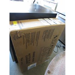 Whirlpool range hood, in box