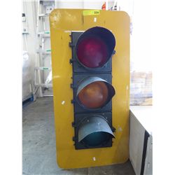 Tri-coloured traffic light