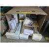 Image 1 : Box of bathroom accessories