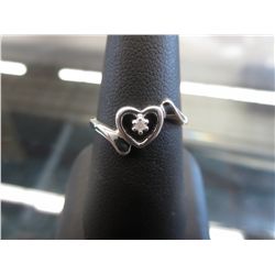 Delicate Heart-shape diamond ring