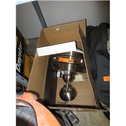 Ceiling fan light fixture
