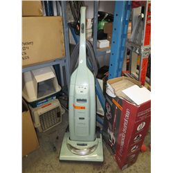 Elegance upright vacuum cleaner
