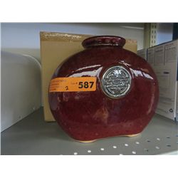 2 glazed ceramic vases