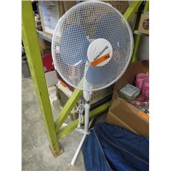 Honeywell 17" dia. floor fan