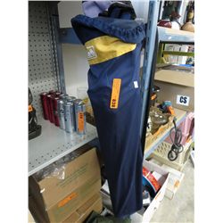 Collapsible lawn chair in tote