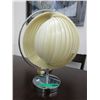 Image 1 : Vintage table lamp with collapsible shade