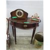 Image 1 : Sheraton style occasional table