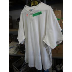 Approx. 10 white t-shirts