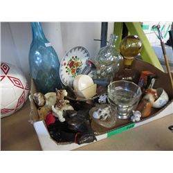 Box decorative items. China, glass and marble.