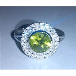 4.050g Ring of Peridot and CZ Sterling 925 Silver
