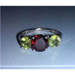 2.110g Ring of Peridot and Garnet Sterling 925 Silver