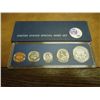 Image 2 : 1967 US SPECIAL MINT SET WITH BOX