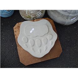 CONCRETE - PAW - CLAW - LARGE