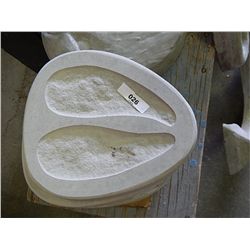 CONCRETE - HOOF - LARGE