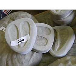 CONCRETE - HOOF - SMALL - 3