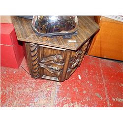 HEXAGON END TABLE