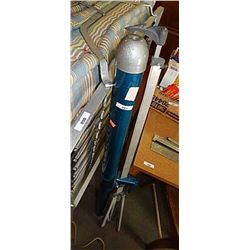 PROJECTION SCREEN WITH STAND