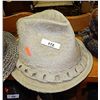 Image 2 : RETRO MAN'S HATS - 2