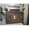 Image 1 : OLD MODEL T? RADIO