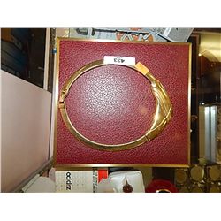 CHOKER STYLE NECKLACE