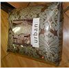 Image 1 : COMFORTER SET - DOUBLE/QUEEN - 7 PC SET