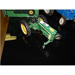 JOHN DEER TRACTOR - MISSING ONE WHEEL
