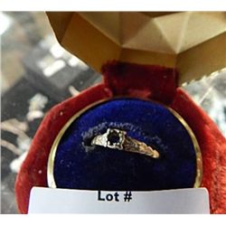 GOLD INGAGEMENT RING - DIAMOND MISSING - 10K?
