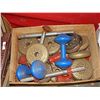 Image 1 : WOOD BOX OF WEIGHTS