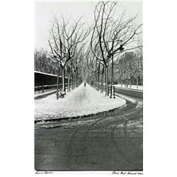 ROBERT FRANK (geb. 1924) M PARIS, BOULEVARD QUINET Silbergelatineabzug, 70er Jahre Signiert, beti...