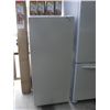 Image 1 : WHITE UPRIGHT FREEZER - PLUGGED IN AND WORKING