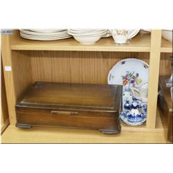 A selection of collectibles including canteen of silverplate flatware for eight, a stag handled carv