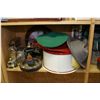 Image 1 : Large selection of collectibles including mincer, butter pats, cake tin, kitchen utensils, collector