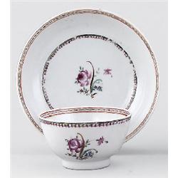 Csésze aljjal 20. sz. eleje, festett porcelán