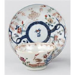 Csésze aljjal Kína, 19. sz. vége,  festett, aranyozott porcelán