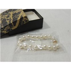 WOMANS FASHION JEWLERY PEARL BRACLET
