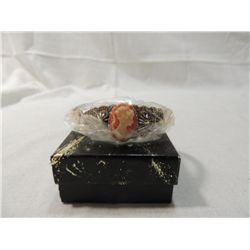 WOMANS ANTIQUE STYLE BRAECLET CUFF