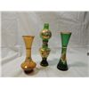 Image 3 : LOT 3 GREEN & AMBER GLASS, GOLD & PAINTED VASES &
