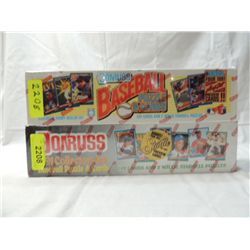 LOT 2 DONRUSS BASEBALL TRADING CARDS