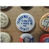 Image 2 : LOT 15 VINTAGE CAMPAIGN BUTTONS