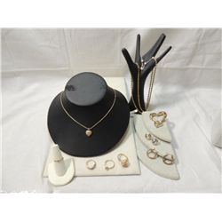 LOT 10 GOLD TONE JEWLERY RINGS NECKLACE EARRINGS