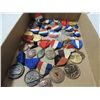 Image 1 : LOT BOX 1970's SWIMMING METALS PINS