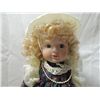 Image 3 : PORCELAIN DOLL HOLIDAY GIRL HOUSE OF LLOYD 1990